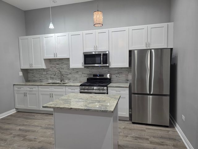 2800 S Saint Louis Avenue, Chicago, IL 60623