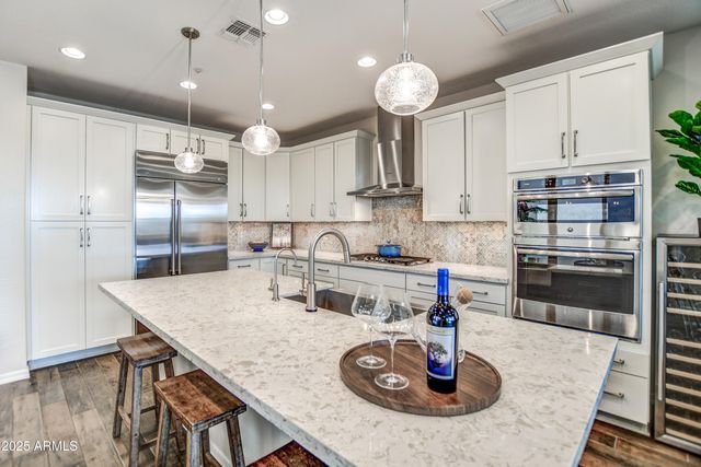 2353 W GLORIA Lane, Phoenix, AZ 85085