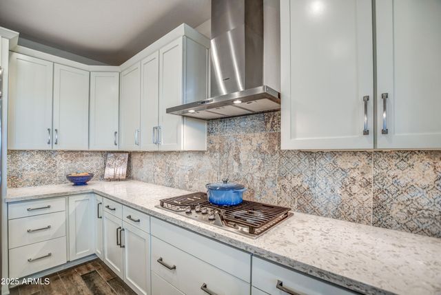 2353 W GLORIA Lane, Phoenix, AZ 85085