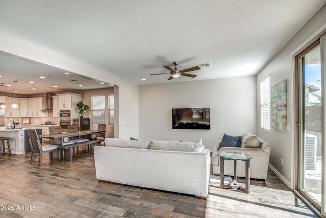 2353 W GLORIA Lane, Phoenix, AZ 85085