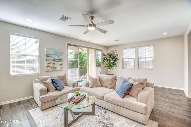 2353 W GLORIA Lane, Phoenix, AZ 85085