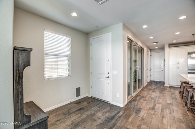 2353 W GLORIA Lane, Phoenix, AZ 85085