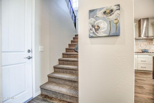 2353 W GLORIA Lane, Phoenix, AZ 85085