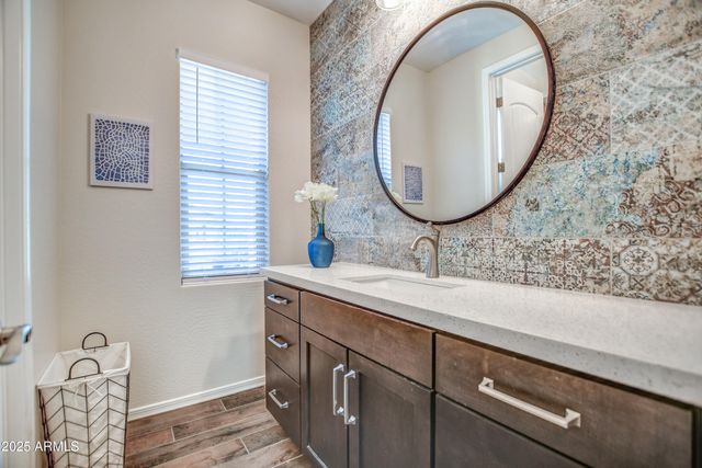 2353 W GLORIA Lane, Phoenix, AZ 85085