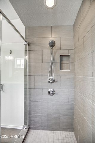 2353 W GLORIA Lane, Phoenix, AZ 85085