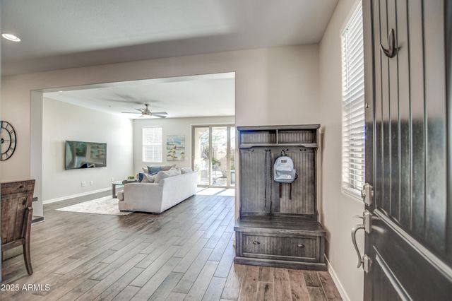 2353 W GLORIA Lane, Phoenix, AZ 85085