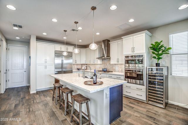 2353 W GLORIA Lane, Phoenix, AZ 85085