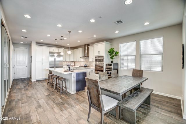 2353 W GLORIA Lane, Phoenix, AZ 85085