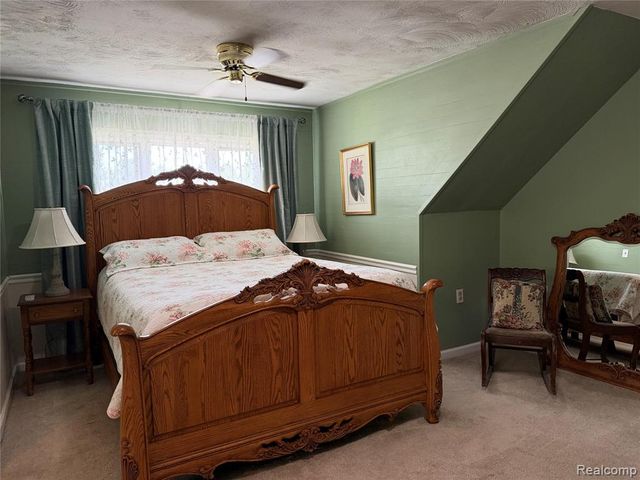 34503 Chestnut Street, Wayne, MI 48184