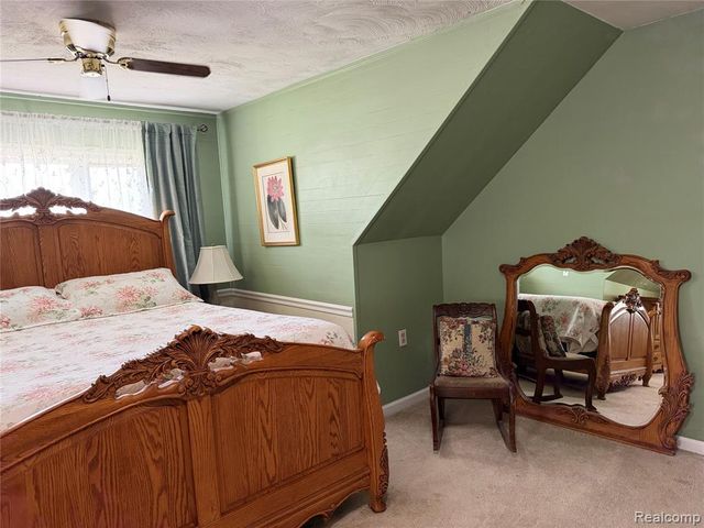 34503 Chestnut Street, Wayne, MI 48184
