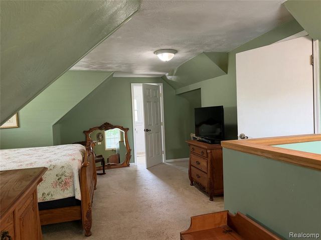 34503 Chestnut Street, Wayne, MI 48184
