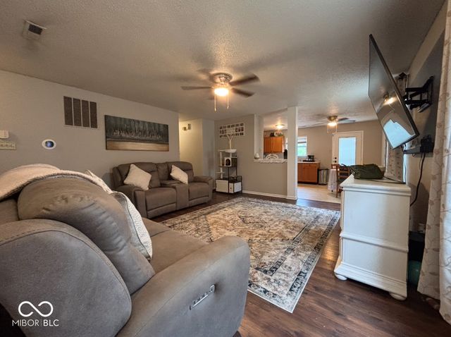 6649 Earlswood Drive, Indianapolis, IN 46217