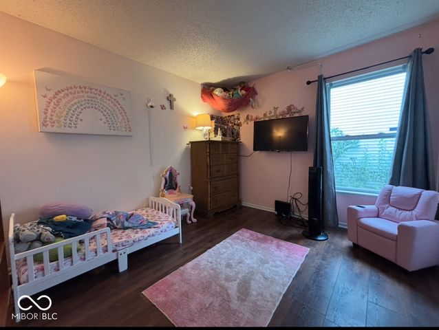6649 Earlswood Drive, Indianapolis, IN 46217