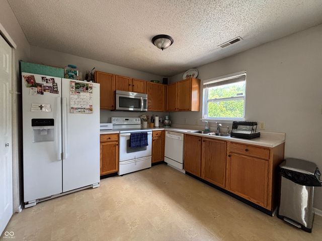 6649 Earlswood Drive, Indianapolis, IN 46217