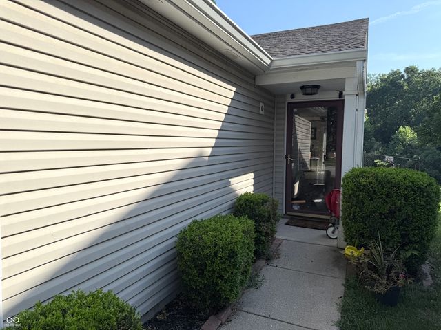 6649 Earlswood Drive, Indianapolis, IN 46217