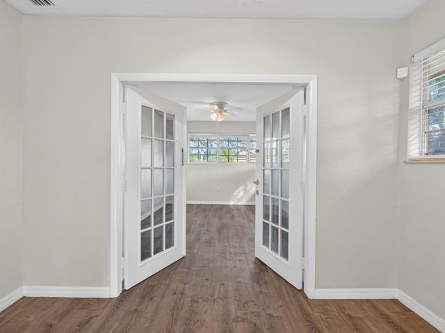 566 SE Damask Avenue, Port St Lucie, FL 34983