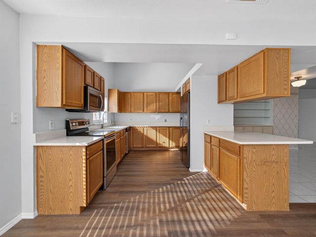 566 SE Damask Avenue, Port St Lucie, FL 34983