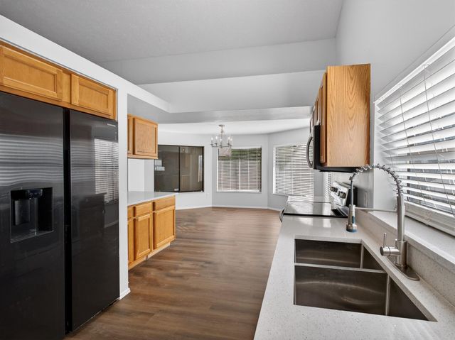 566 SE Damask Avenue, Port St Lucie, FL 34983