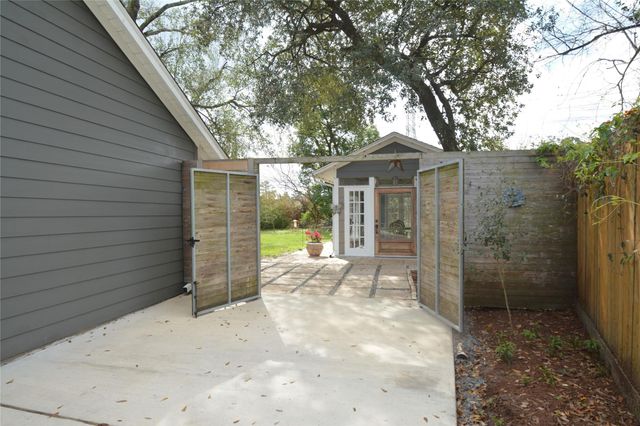 4015 Gardendale Drive, Houston, TX 77092