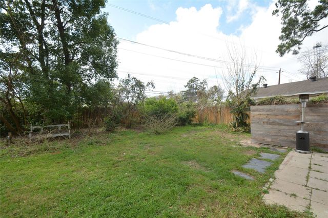 4015 Gardendale Drive, Houston, TX 77092