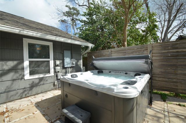 4015 Gardendale Drive, Houston, TX 77092