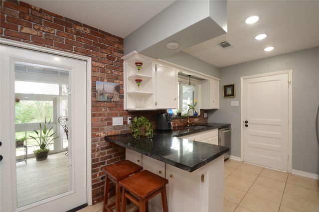 4015 Gardendale Drive, Houston, TX 77092