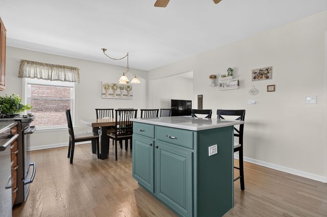 7005 W Sunnyside Avenue, Norridge, IL 60706