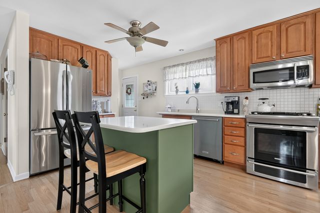 7005 W Sunnyside Avenue, Norridge, IL 60706