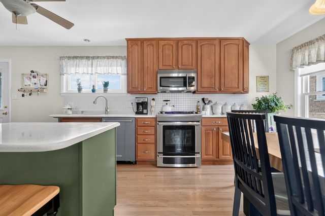 7005 W Sunnyside Avenue, Norridge, IL 60706