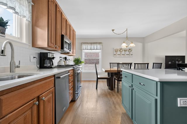 7005 W Sunnyside Avenue, Norridge, IL 60706