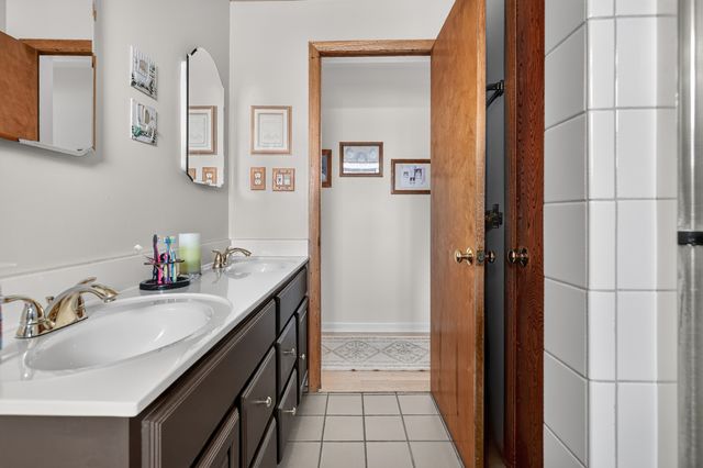 7005 W Sunnyside Avenue, Norridge, IL 60706