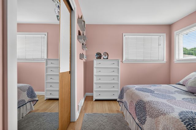 7005 W Sunnyside Avenue, Norridge, IL 60706