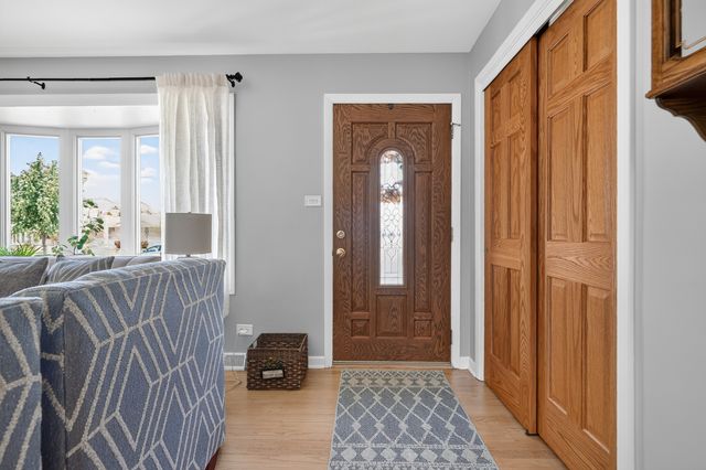 7005 W Sunnyside Avenue, Norridge, IL 60706