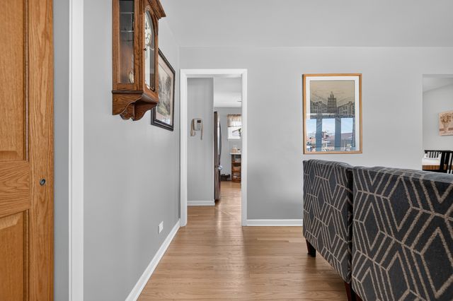 7005 W Sunnyside Avenue, Norridge, IL 60706