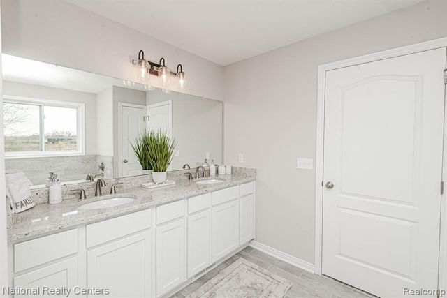 53234 Woodland Meadows, Chesterfield, MI 48047