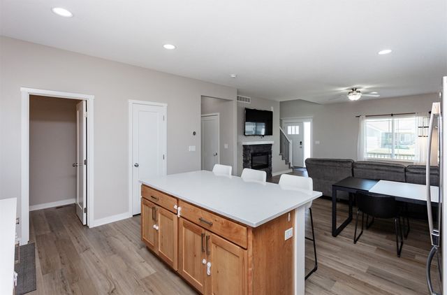 616 Prairie View Drive, Huxley, IA 50124