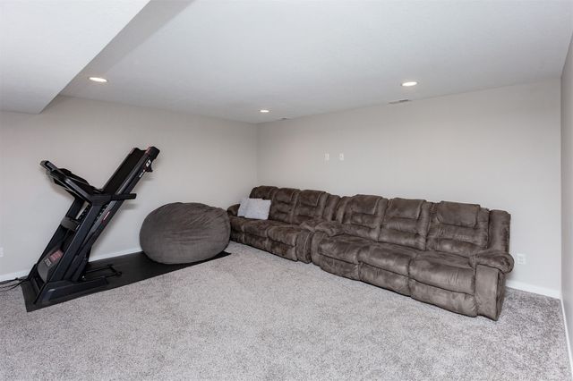 616 Prairie View Drive, Huxley, IA 50124