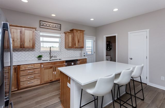 616 Prairie View Drive, Huxley, IA 50124