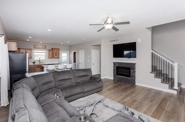 616 Prairie View Drive, Huxley, IA 50124