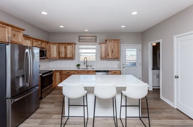 616 Prairie View Drive, Huxley, IA 50124