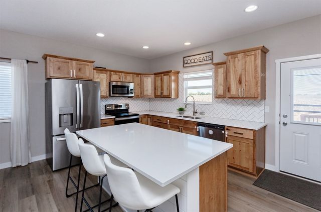 616 Prairie View Drive, Huxley, IA 50124