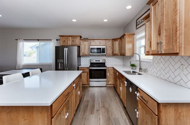 616 Prairie View Drive, Huxley, IA 50124