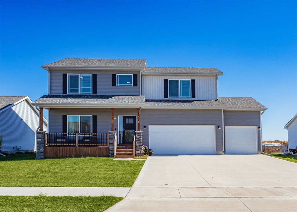 616 Prairie View Drive, Huxley, IA 50124