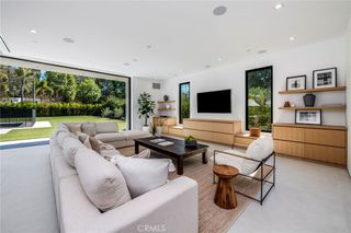 4930 Palomar Drive, Tarzana, CA 91356