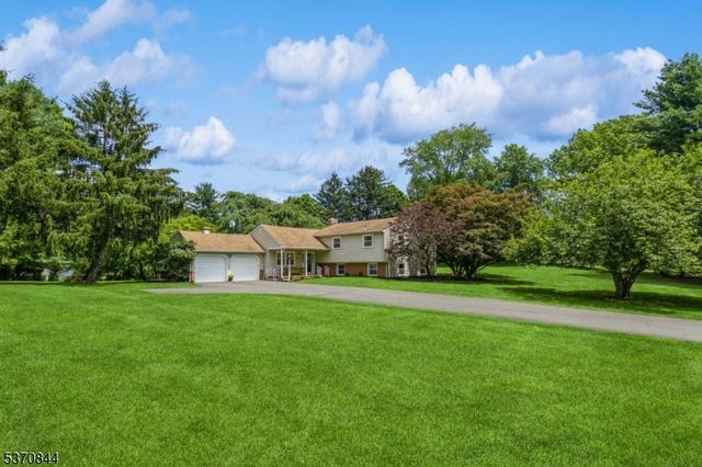 34 Sand Hill Road, Raritan Twp., NJ 08822