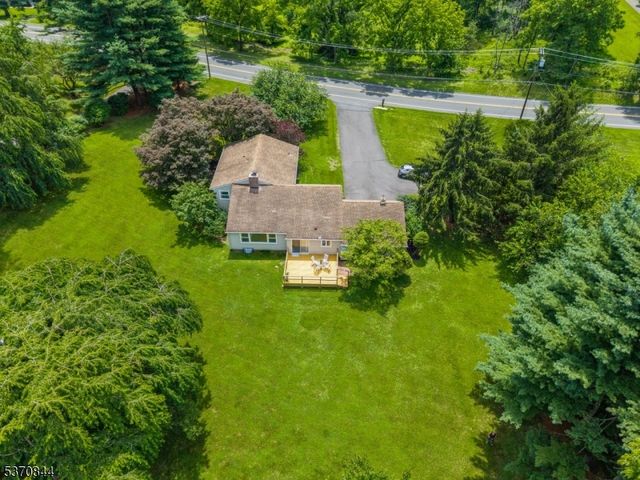 34 Sand Hill Road, Raritan Twp., NJ 08822