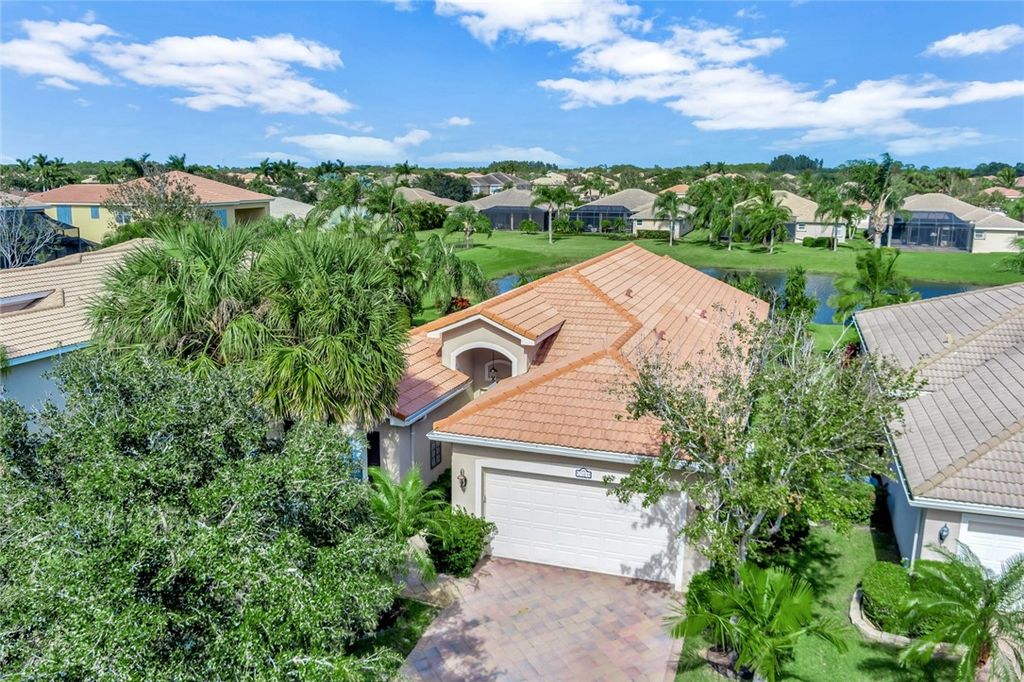 2084 Grey Falcon Circle SW, Vero Beach, FL 32962