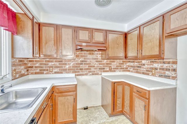 16 Beaman Road West, Ogden, NY 14624