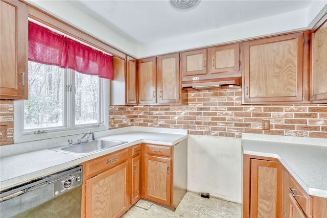 16 Beaman Road West, Ogden, NY 14624