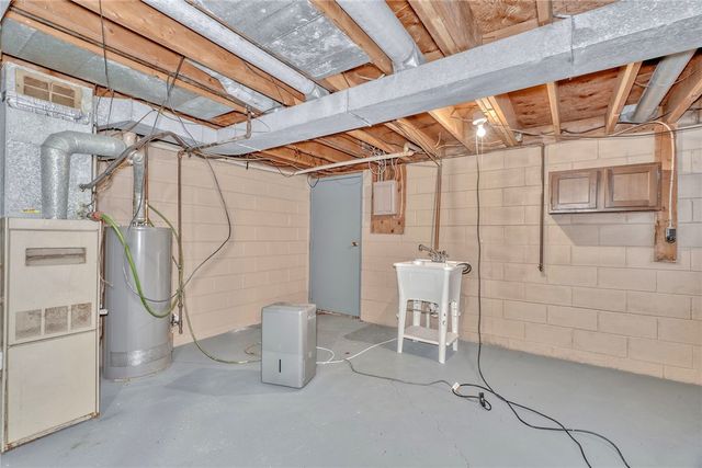 16 Beaman Road West, Ogden, NY 14624